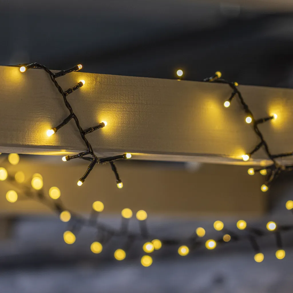 1000 LED Lichter auf Kunststoffrad für den Aussengebrauch, warmweiß – Galeriebild 1, Artikelnummer 18520
